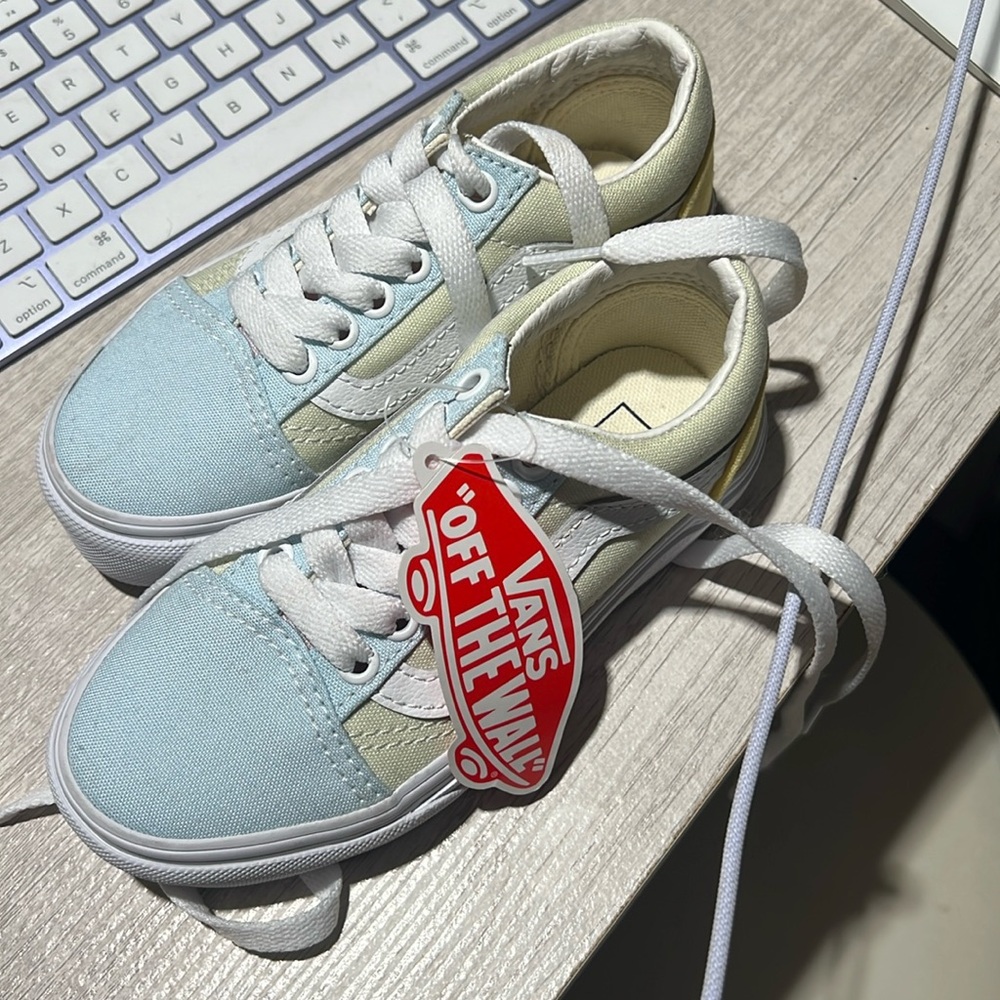BNWT Vans Oldskool color block girls 10.5 sneakers